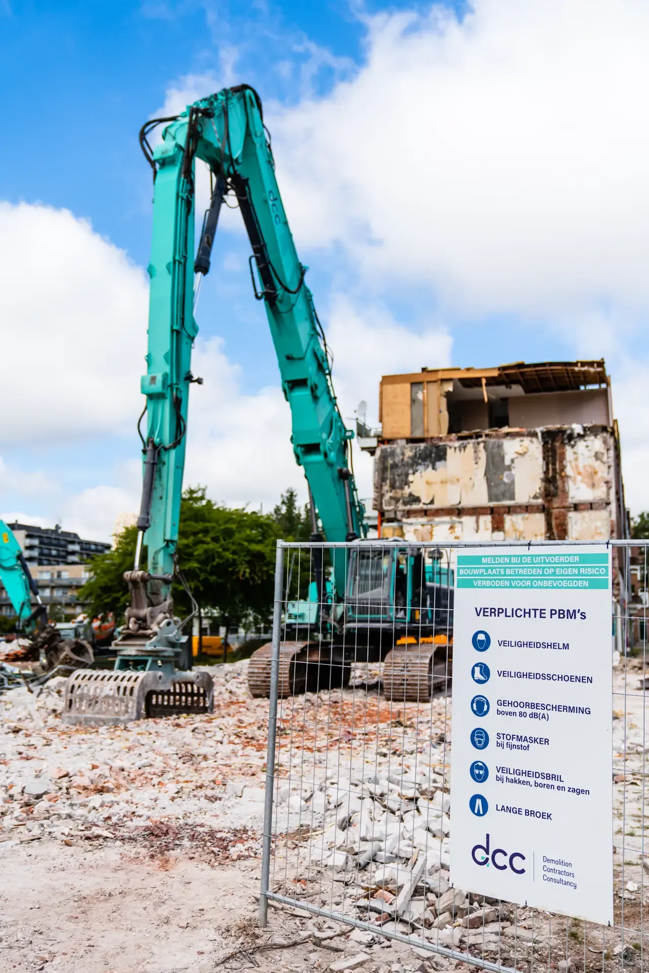 Sloop en asbestsanering van 600 woningen in de Afrikaanderwijk