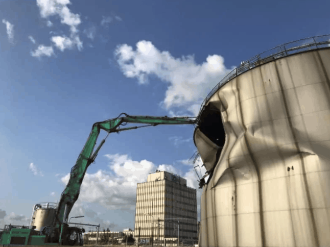 Fabriek stops sloopwerken in Rotterdam